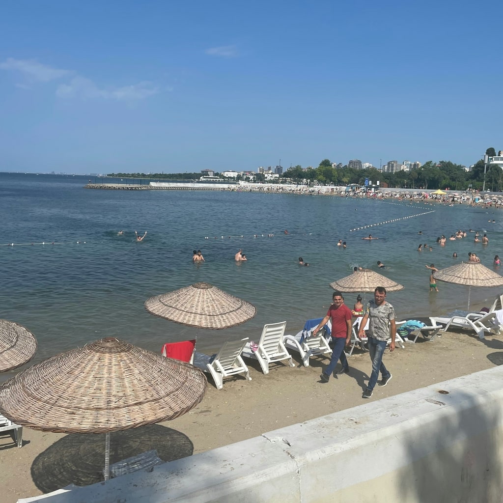 Caddebostan Plajı Kadıköy