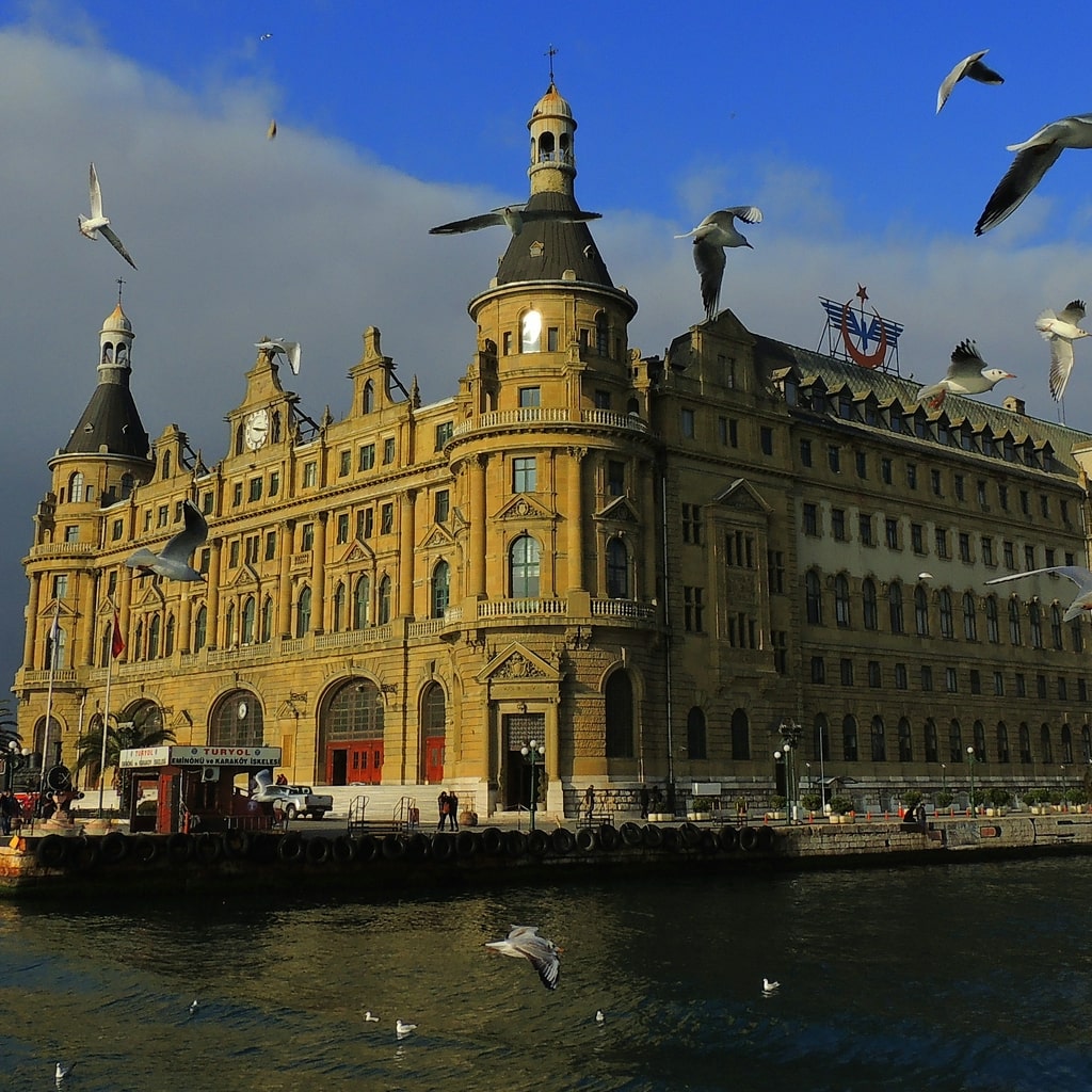 Haydarpaşa Garı ve İskelesi