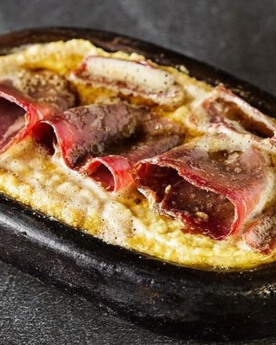 Piraye Taş Plak Meyhanesi