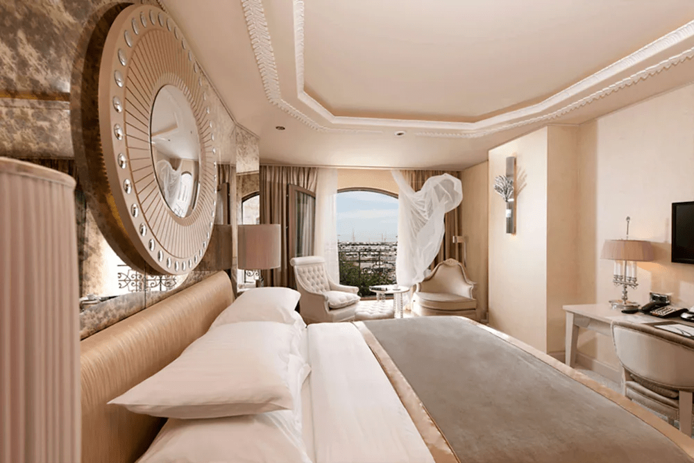 Wyndham Grand İstanbul Kalamış Marina Hotel