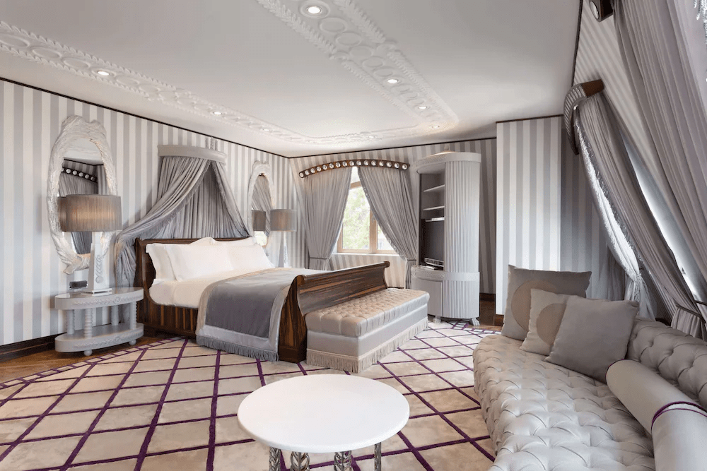 Wyndham Grand İstanbul Kalamış Marina Hotel