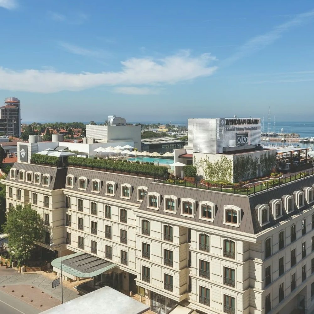 Wyndham Grand İstanbul Kalamış Marina Hotel
